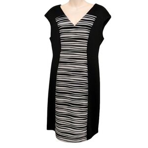 🔵BOGO FREE🔵 Connected Apparel Figure Flattering Black & White Dress Sz 12
